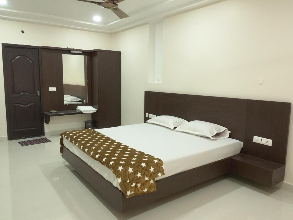 Sri Krishna Residency Hotel Eluru Ngoại thất bức ảnh